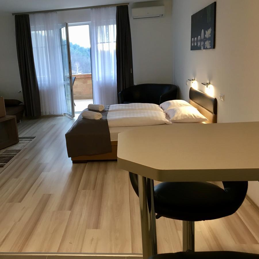 F&M Apartman إيغيرسولوك المظهر الخارجي الصورة